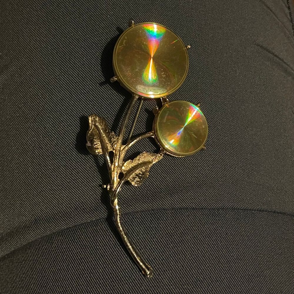 Vintage Jewelarama Pin Brooch gold Toned holographic Flowers Design  Disks stamp